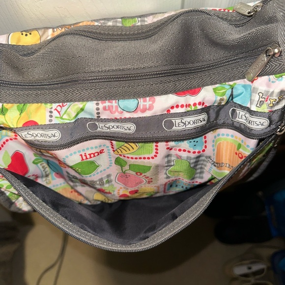 LeSportsac Deluxe Everyday Crossbody Bag Farmer’s Market - Picture 3 of 16